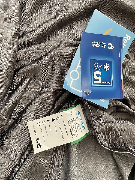 Test selbstkühlende Decken Elegear grau Materialzusammensetzung.jpg